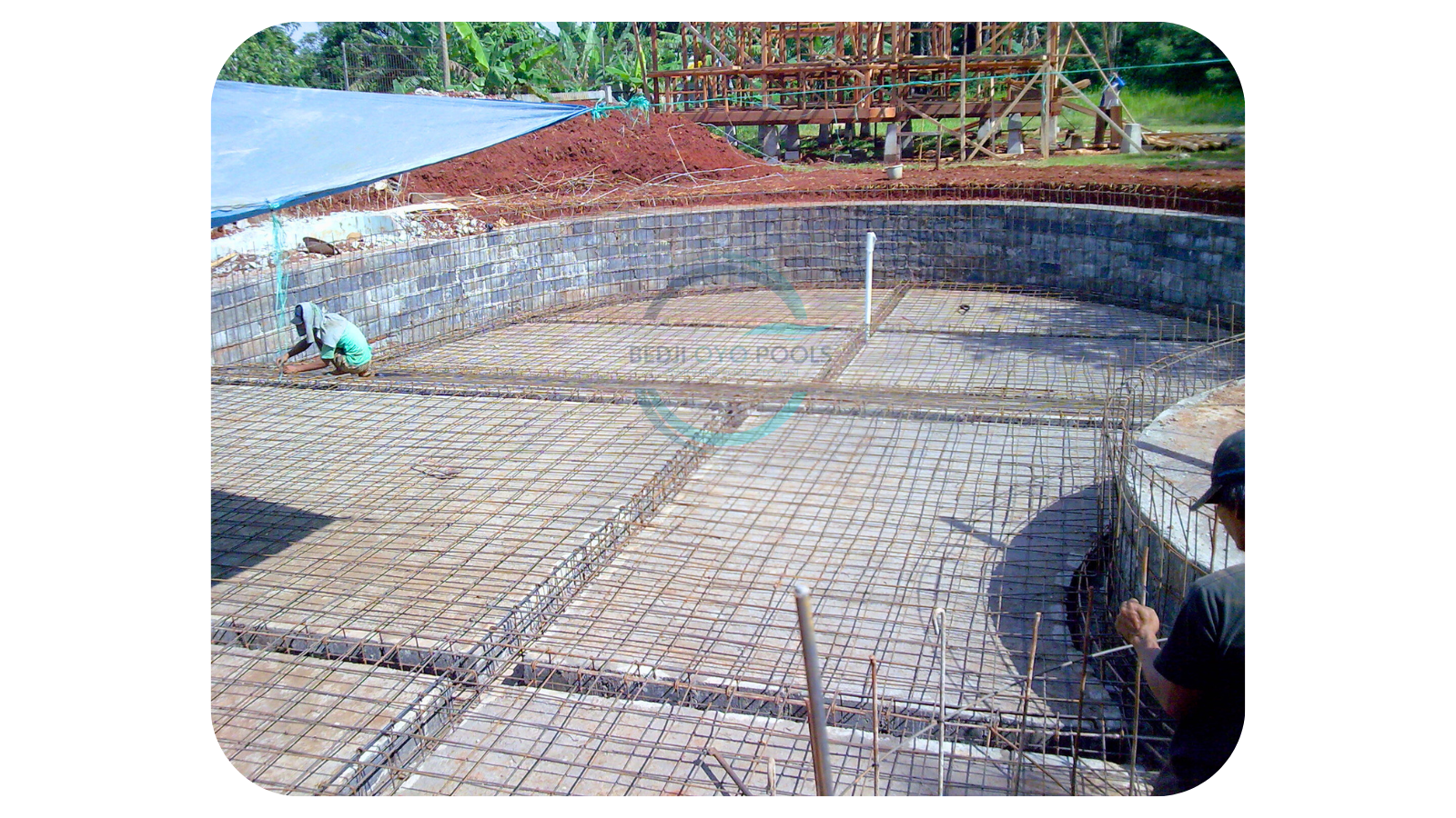 KONSTRUKSI KOLAM RENANG